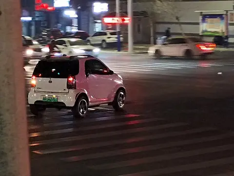 还在吹油车能开15年？笑死，你34年会去买8年前的“老古董”吗？